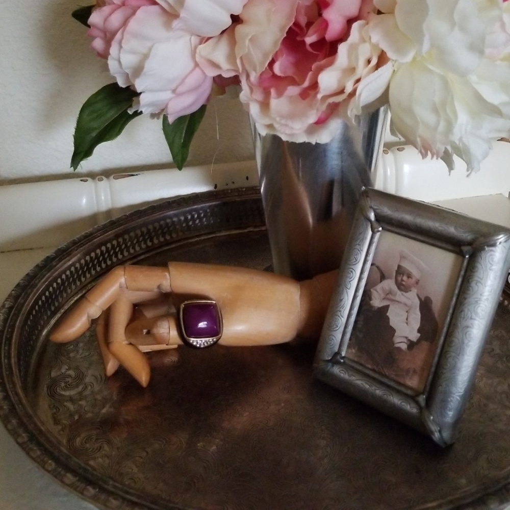 Cotume ring with stones